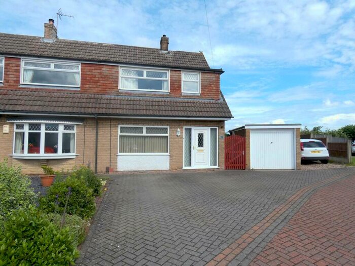 3 Bedroom Semi-Detached House To Rent In Wysall Close, Mansfield, NG19
