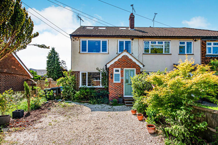 4 Bedroom End Of Terrace House For Sale In May Road, Dartford, DA2