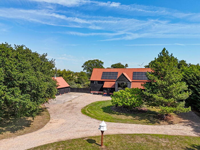5 Bedroom Barn Conversion For Sale In Clay Lane, St. Osyth, CO16