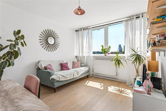 1 Bedroom Apartment For Sale In St. John's Estate, London, N1