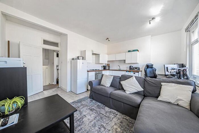 1 Bedroom Flat For Sale In Kingswood Road, Sydenham, SE20