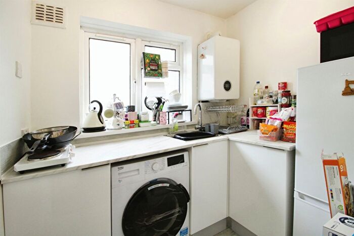 1 Bedroom Flat For Sale In Pant-Y-Celyn Road, Llandough, Penarth, CF64