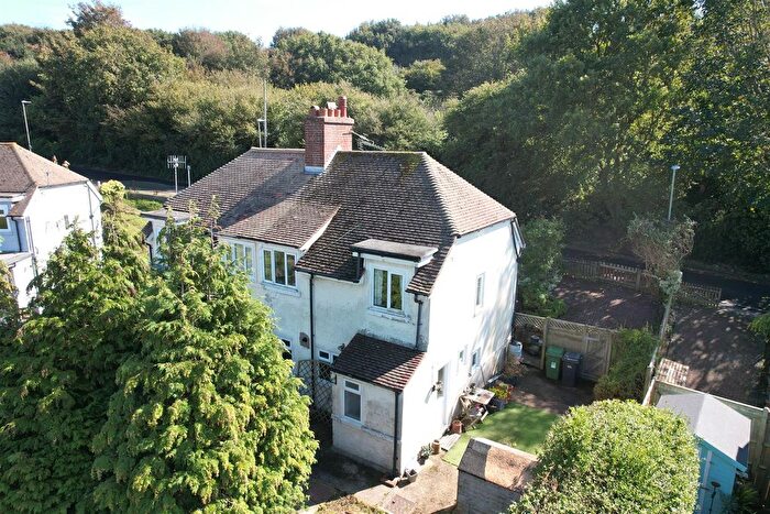 3 Bedroom Semi-detached House For Sale In Barley Lane, Hastings, TN35
