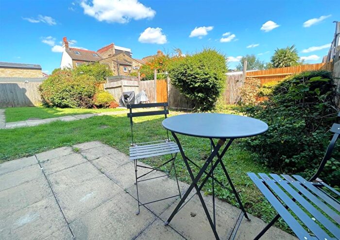 1 Bedroom Flat For Sale In Merton Road, Wimbledon, SW19