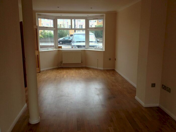 2 Bedroom Semi-Detached House To Rent In Tangmere Gardens, Yeading, Hayes UB5