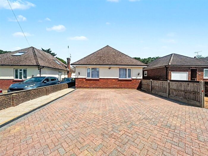 2 Bedroom Bungalow For Sale In Bredhurst Road, Wigmore, Kent, ME8