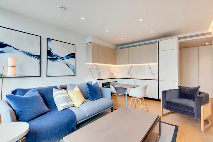 2 Bedroom Flat To Rent In Buckingham Gate, London, SW1E