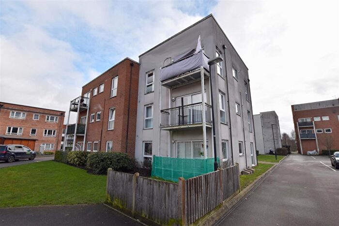 2 Bedroom Flat To Rent In Thornton Side, Redhill, RH1