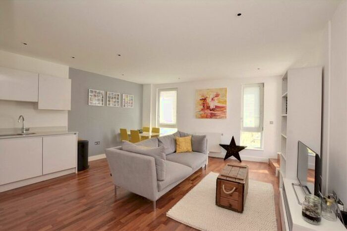 1 Bedroom Flat To Rent In Bellville House, John Donne Way, Greenwich, London, SE10