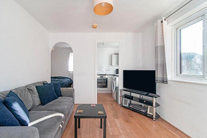 Property For Sale In Ringwood Gardens, Millwall, E14