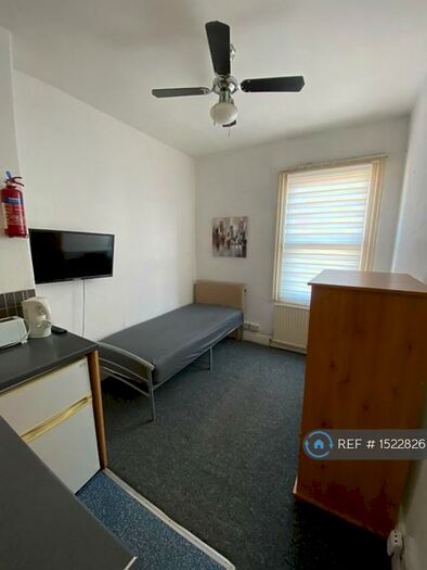 Studio To Rent In Sheffield, Sheffield, S6