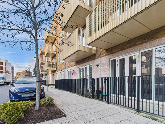 1 Bedroom Apartment For Sale In Corys Road, Rochester, Kent, ME1