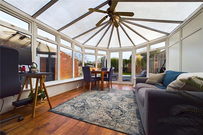 3 Bedroom Terraced House For Sale In Beverley Road, Tilehurst, Reading, Berkshire, RG31