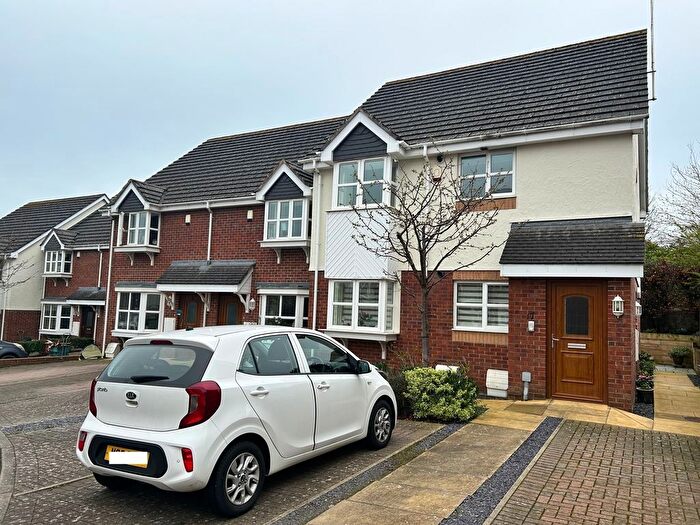 2 Bedroom Flat For Sale In The Orchard, Rhos On Sea, LL28