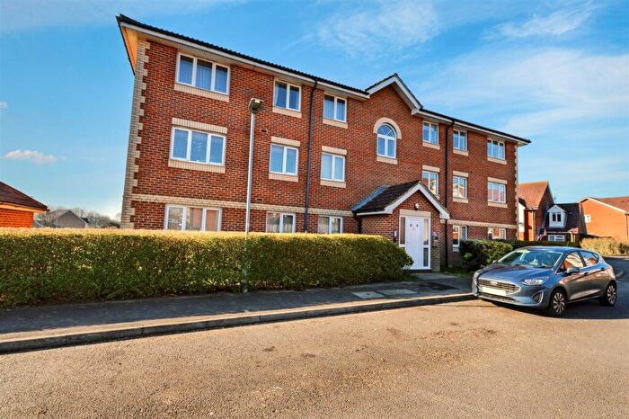 2 Bedroom Flat To Rent In Broad Oak Close, Eastbourne, BN23