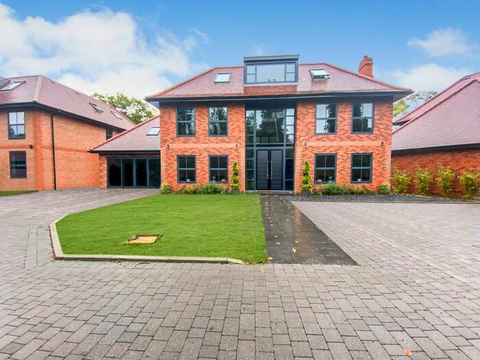 6 Bedroom Detached House To Rent In Pinewood Close, Iver, Iver, SL0