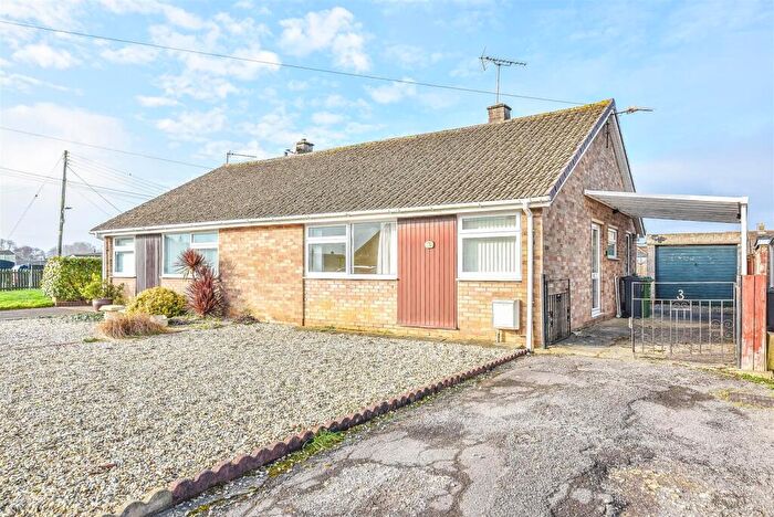 2 Bedroom Bungalow For Sale In Stonelea, Dursley, GL11