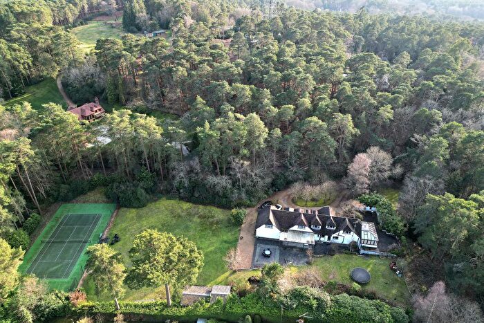 5 Bedroom Detached House For Sale In Crooksbury Lane, Farnham, GU10