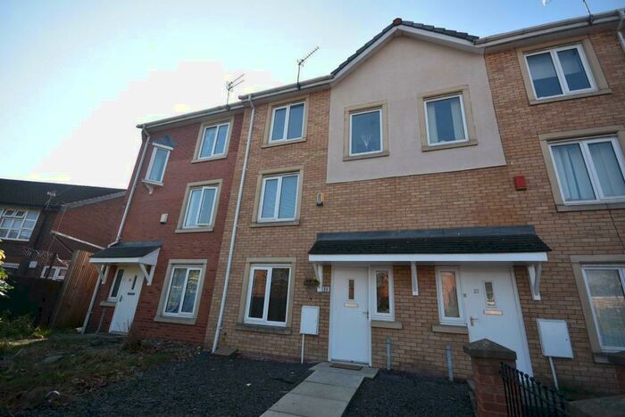 4 Bedroom Town House To Rent In Sadler Court, Hulme, Manchester, ., M15