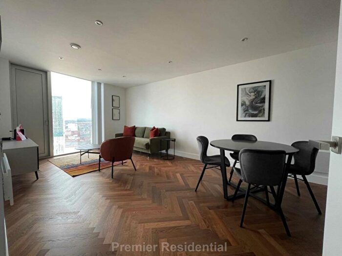 2 Bedroom Apartment To Rent In Deansgate Square, East Tower, Manchester, M15