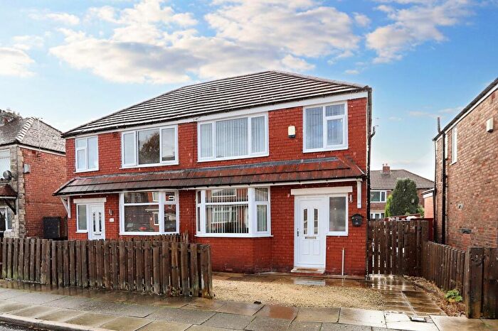 3 Bedroom Semi-Detached House For Sale In Pembroke Drive, Bury, BL9
