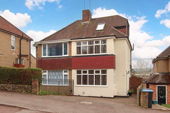 3 Bedroom Semi-Detached House For Sale In Risedale Road, Hemel Hempstead, HP3