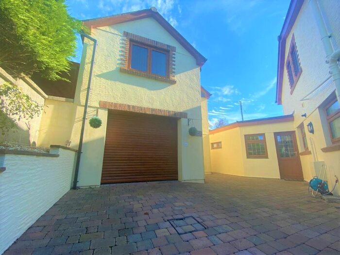 2 Bedroom Detached House To Rent In Trevemper Road, Newquay TR7