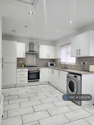 4 Bedroom Terraced House To Rent In Cauldon Road, Stoke-On-Trent, ST4