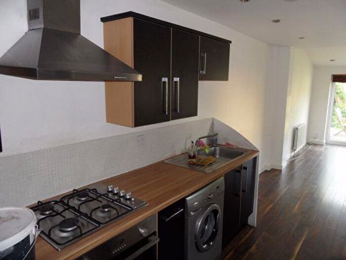 1 Bedroom Flat To Rent In Farnley Road Ground Floor Flat, SE25