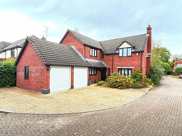 4 Bedroom Detached House For Sale In Morelands Grove, Gloucester, GL1
