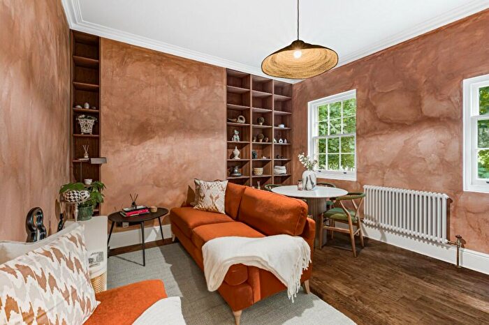 2 Bedroom Flat To Rent In Caledonian Road, London, N1