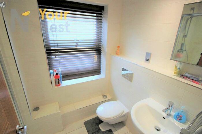 2 Bedroom Apartment To Rent In Granby Street, Headingley, Leeds, LS6