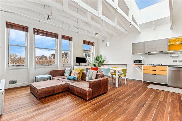 2 Bedroom Flat To Rent In Redcliffe Square, London, SW10