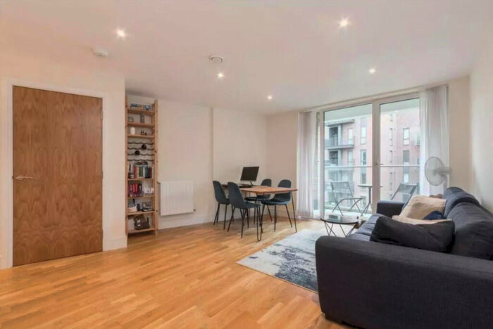 2 Bedroom Flat To Rent In Elite House, St. Annes Street, London, E14