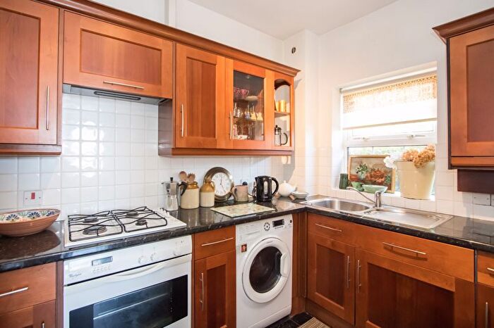 1 Bedroom Flat To Rent In John Batchelor Way, Penarth, CF64