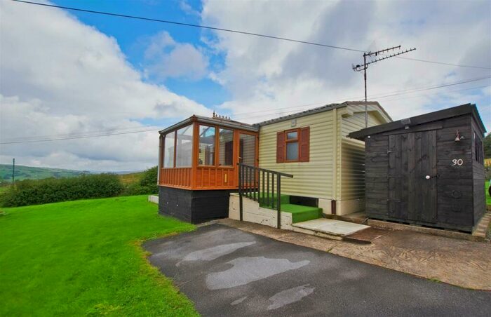 2 Bedroom Detached Bungalow For Sale In Upper Abbots Royd Caravan Park, Barkisland, Halifax, HX4