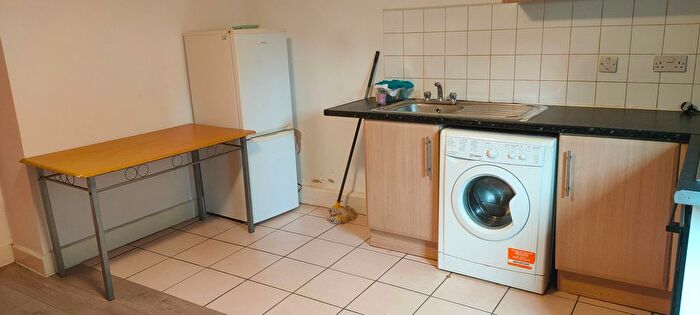 1 Bedroom Flat To Rent In Romford Road, London, E15