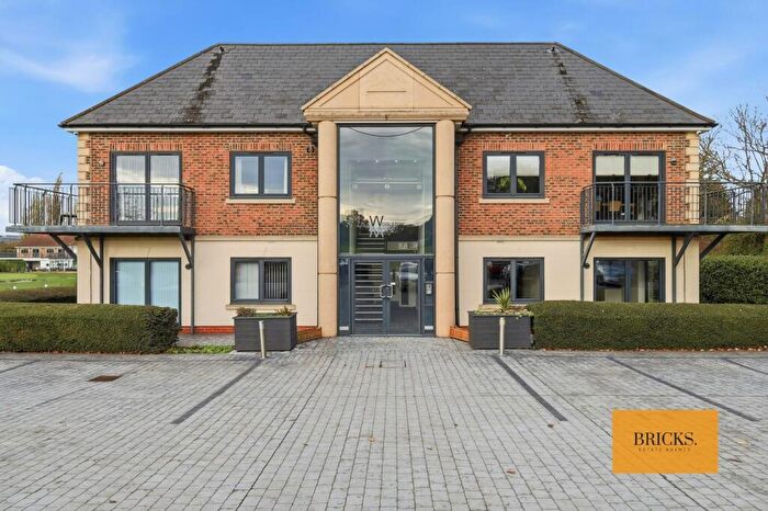 2 Bedroom Apartment For Sale In Abridge Road, Chigwell, IG7