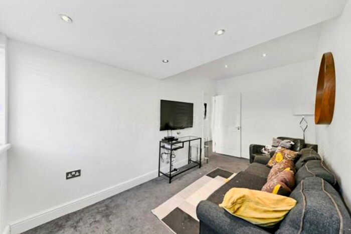 4 Bedroom End Of Terrace House To Rent In Fisher Street, London, E16