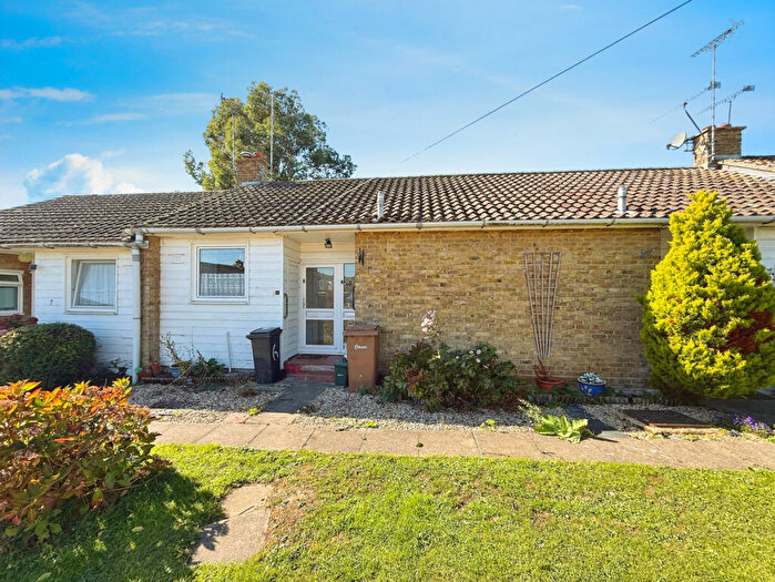 1 Bedroom Bungalow To Rent In Salforal Close, Chelmsford, CM3