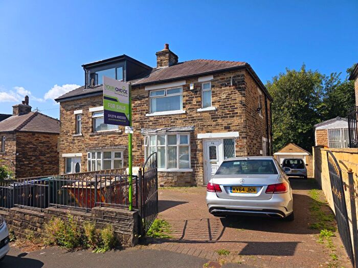 3 Bedroom Semi-detached House For Sale In St. Leonards Grove, Bradford, BD8