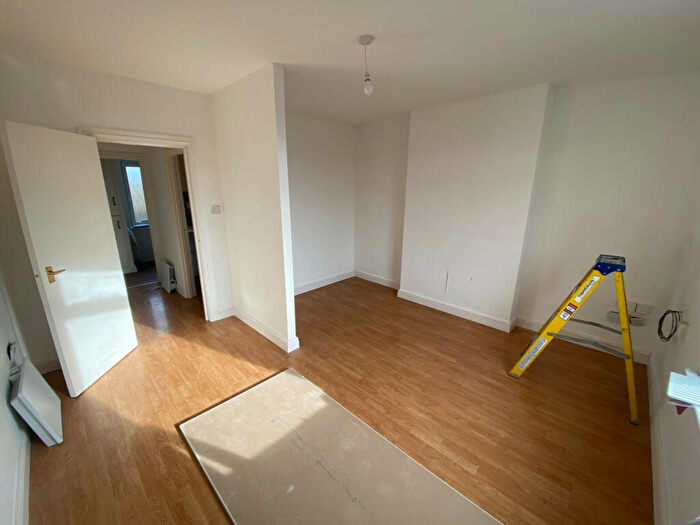 Flat To Rent In Nottingham Road, Derbyshire, DE7