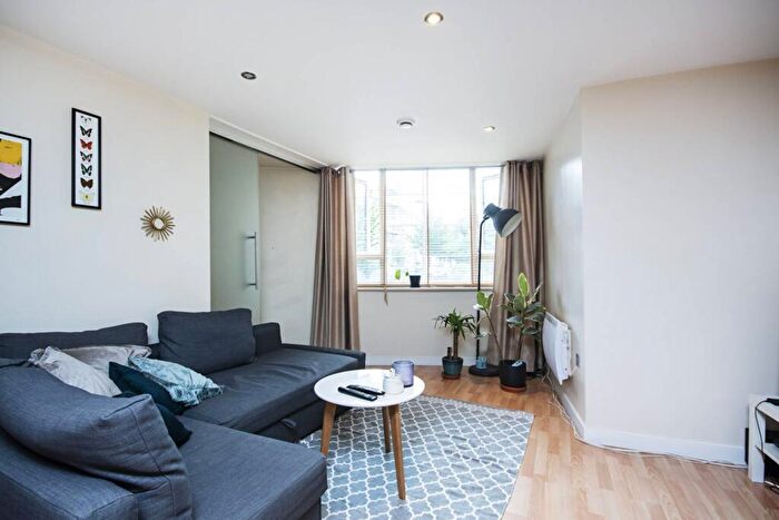 1 Bedroom Flat To Rent In Beatty Road, Stoke Newington, London, N16