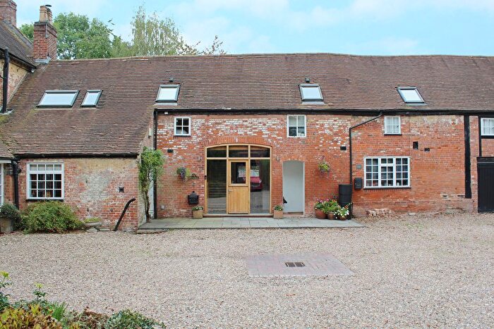 3 Bedroom Barn Conversion For Sale In Hockley Road, Warwick, CV35