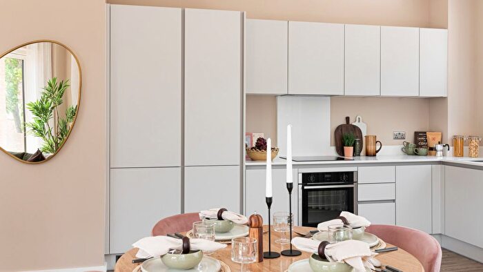 2 Bedroom Flat For Sale In Steyne Road, Acton, W3