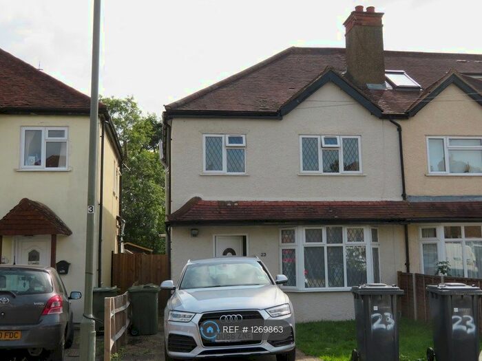 5 Bedroom Semi-Detached House To Rent In Beckingham Road, Guildford GU2