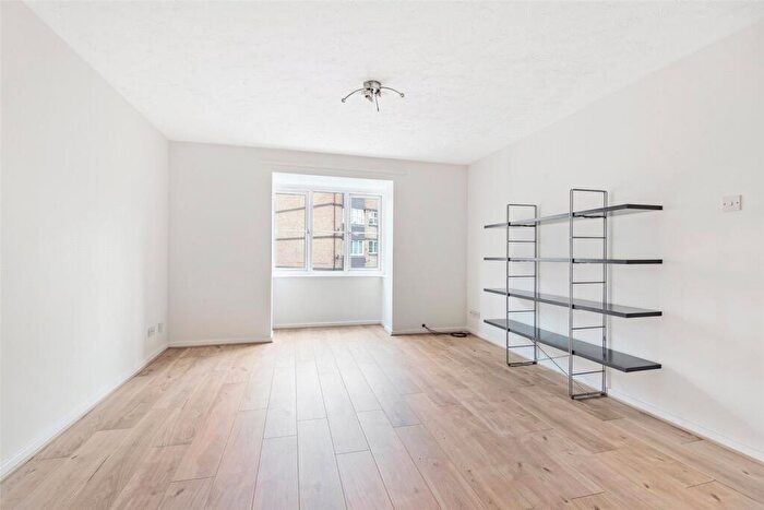 2 Bedroom Apartment To Rent In Rossetti Road, Bermondsey, SE16