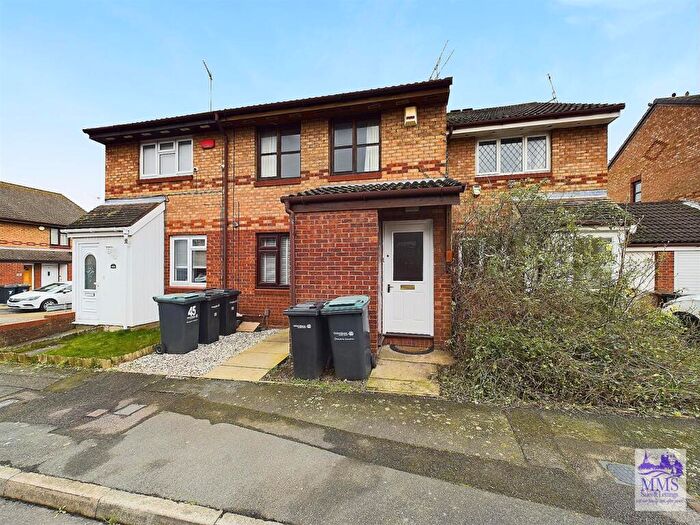 1 Bedroom Maisonette For Sale In Farley Road, Gravesend, DA12