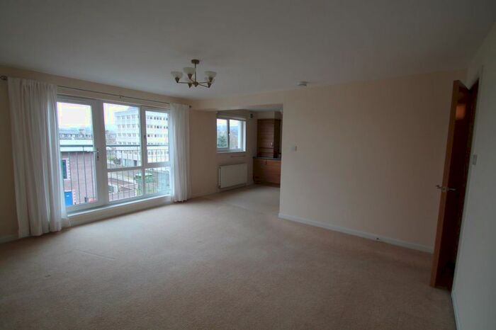 2 Bedroom Flat To Rent In Monart Road, PH1