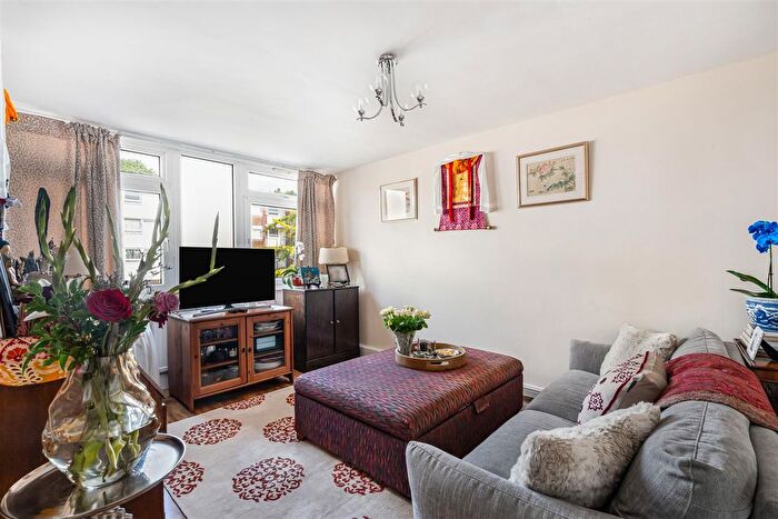 2 Bedroom Flat For Sale In Ainsworth Close, London, NW2